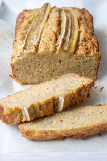 This sugar free Healthy Banana Bread is sweetened only with fruit. It tastes sensational and is fantastic for a healthier baked option in school lunches for snacks or even breakfast!