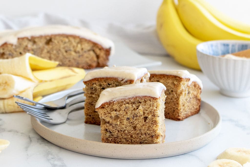 SIMPLE BANANA CAKE 🍌 CUTE AND VERY EASY TO MAKE 🍌 