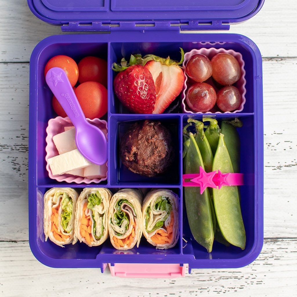 Are you back to school yet? We are counting down the days!

In this lunchbox throw back we have:
➕feta
➕cherry tomatoes
➕strawberries
➕grapes
➕snow peas
➕Chocolate Muffin with Sweet Potato (recipe on the blog link in profile @goodiegoodielunchbox or goodiegoodielunchbox.com.au)
➕wraps with ham lettuce cheese and carrot

Have a good one! Bernadette x